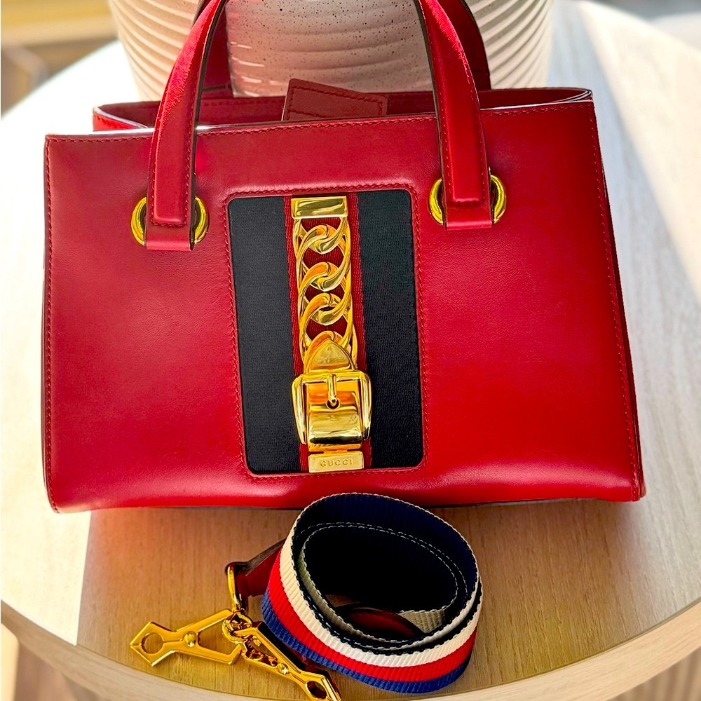 Gucci Sylvie 2 Way Crossbody